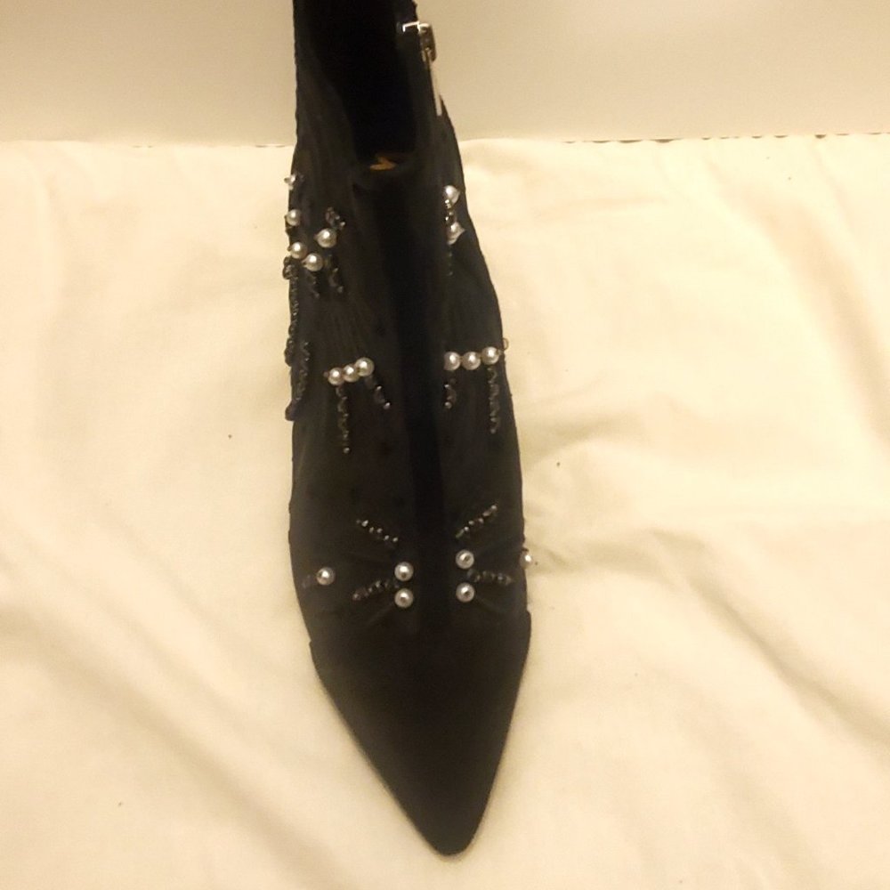 Classy Pearl Ankle Boots